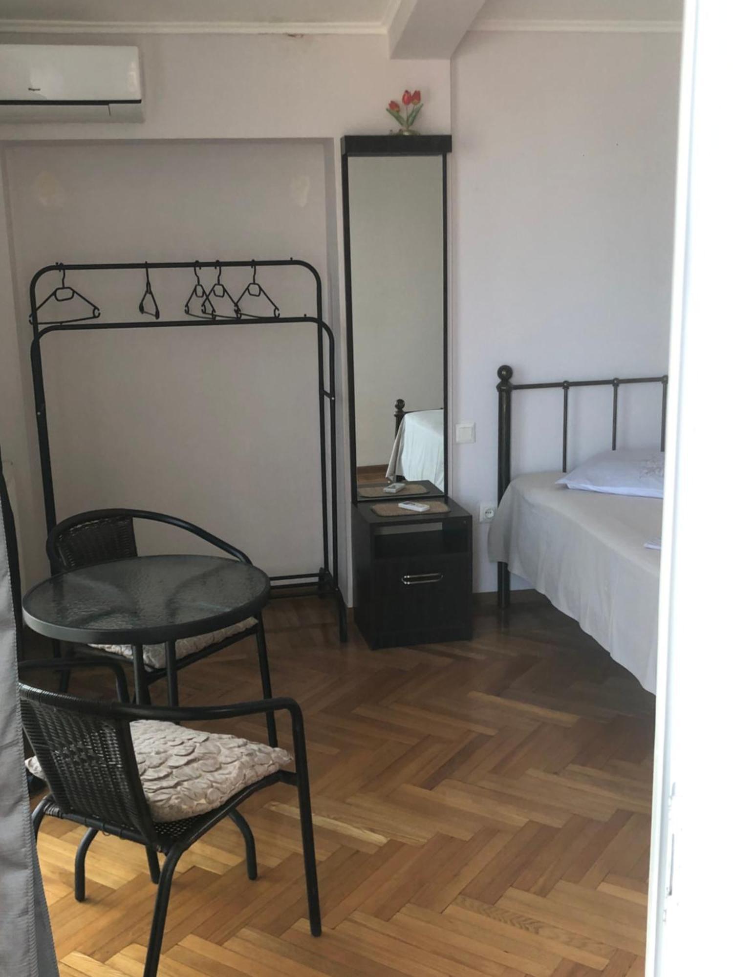 Cozy Guest House In Old Batumi Esterno foto