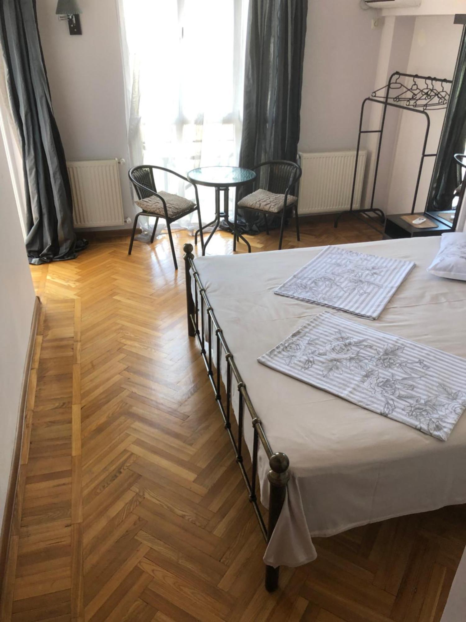 Cozy Guest House In Old Batumi Esterno foto