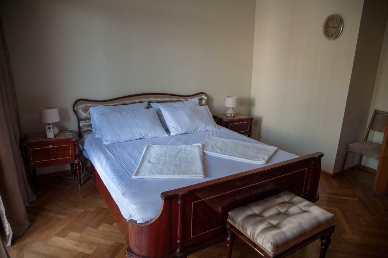 Cozy Guest House In Old Batumi Esterno foto