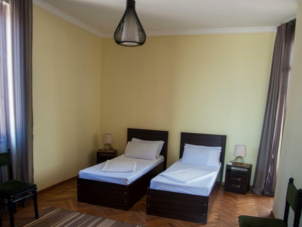 Cozy Guest House In Old Batumi Esterno foto