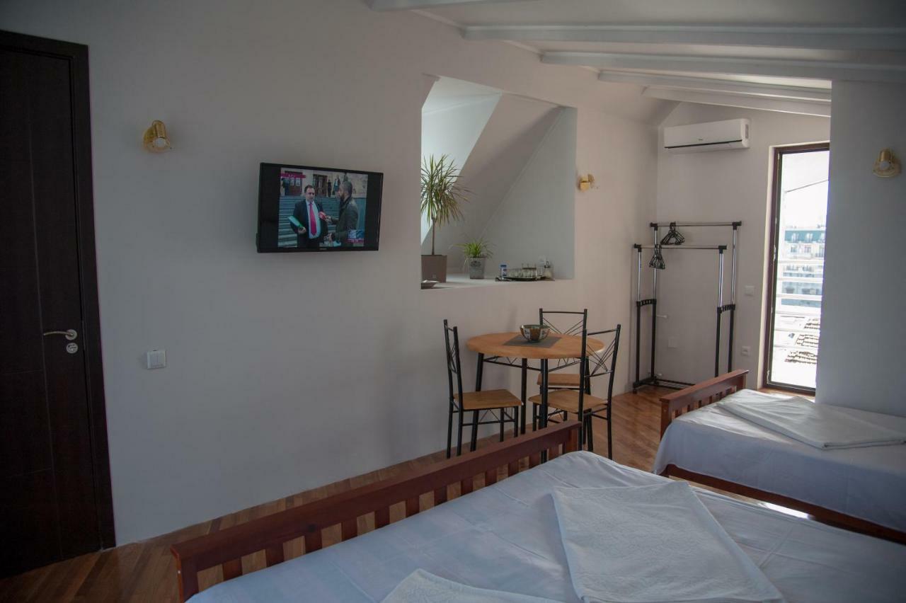 Cozy Guest House In Old Batumi Esterno foto