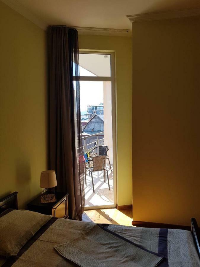 Cozy Guest House In Old Batumi Esterno foto