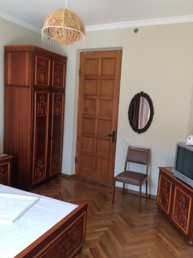 Cozy Guest House In Old Batumi Esterno foto